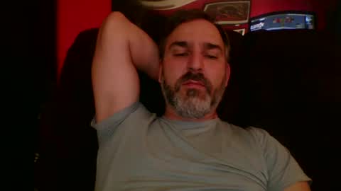 Snapshot of beardedambition chatting on 09.19.25 beardedambition online show from 09.19.25