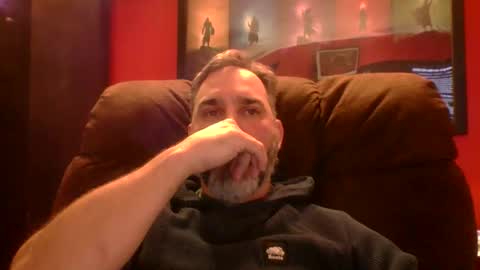 Snapshot of beardedambition chatting on 10.10.25 beardedambition online show from 10.10.25