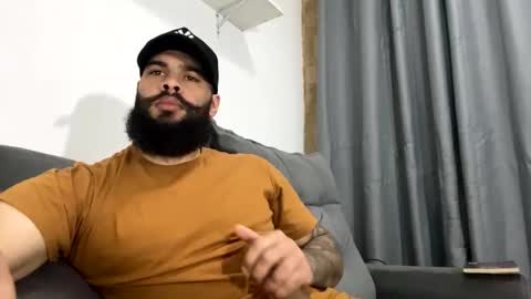 Snapshot of beardmax chatting on 10.17.25 Min online show from 10.17.25