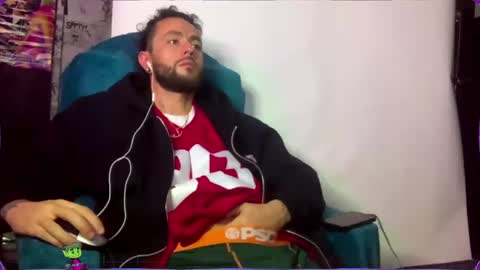 Snapshot of beastbxy chatting on 12.02.24 beast bxy online show from 12.02.24