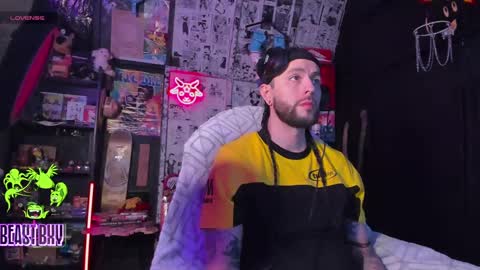 Snapshot of beastbxy chatting on 03.11.25 beast bxy online show from 03.11.25