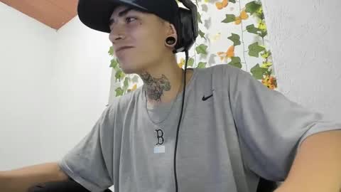 Snapshot of beatandtalk chatting on 10.30.25 beatandtalk online show from 10.30.25