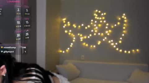 Snapshot of beatricemoonlight chatting on 11.25.25 My name is Beatrice Like my broadcast pls 3 online show from 11.25.25