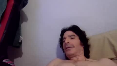 Snapshot of beautifukk chatting on 01.05.25 beautifukk online show from 01.05.25