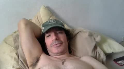 Snapshot of beautifukk chatting on 01.12.25 beautifukk online show from 01.12.25