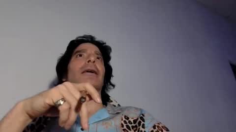 Snapshot of beautifukk chatting on 01.15.25 beautifukk online show from 01.15.25