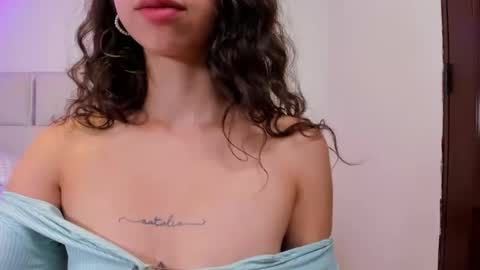 Snapshot of beautiful_2_0 chatting on 12.05.24 beautiful_2_0 online show from 12.05.24