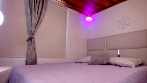 Snapshot of beautiful_2_0 chatting on 12.24.24 beautiful_2_0 online show from 12.24.24