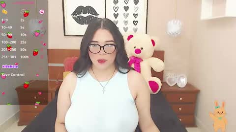 Snapshot of beautty_pink chatting on 12.13.24 beautty_pink online show from 12.13.24
