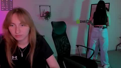 Snapshot of beauty_ginger chatting on 09.19.25 beauty_ginger online show from 09.19.25