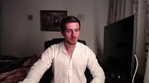 Snapshot of beauty_hard_beast chatting on 09.21.25 Mia and Jake online show from 09.21.25