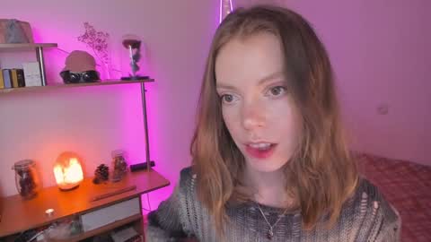 Snapshot of beautyeliise chatting on 01.25.25 Eliise online show from 01.25.25