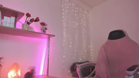 Snapshot of beautyeliise chatting on 10.04.25 Eliise online show from 10.04.25