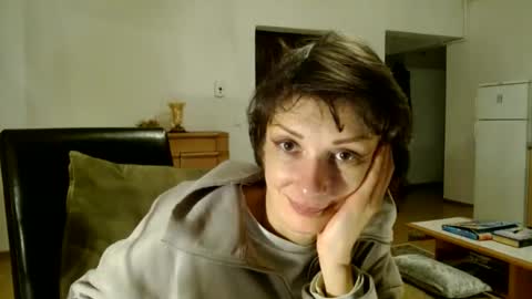 Snapshot of bebacksooon chatting on 12.24.24 Raluca online show from 12.24.24