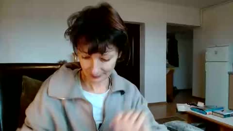 Snapshot of bebacksooon chatting on 12.25.24 Raluca online show from 12.25.24