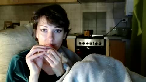 Snapshot of bebacksooon chatting on 10.12.25 Raluca online show from 10.12.25