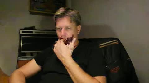 Snapshot of beefeater_7 chatting on 09.29.25 beefeater_7 online show from 09.29.25