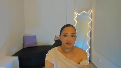 BELLA online show from 09.10.25