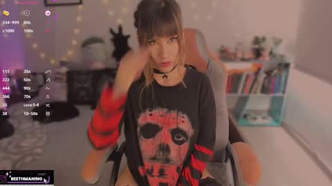 Snapshot of beethmanning_ chatting on 09.19.25 online show from 09.19.25