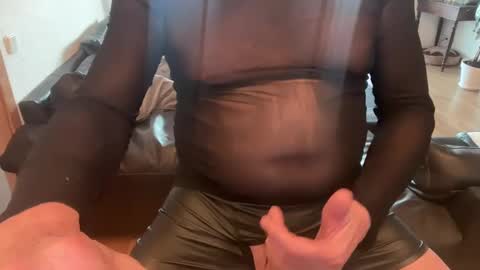 Snapshot of beewell chatting on 12.14.24 beewell online show from 12.14.24