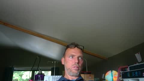 Snapshot of belgianordenary chatting on 10.10.25 belgianordenary online show from 10.10.25