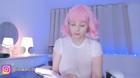 Snapshot of bella_adams_ chatting on 10.13.25 isabella online show from 10.13.25