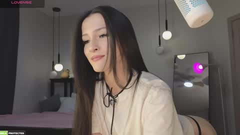 Snapshot of bella_hayes chatting on 10.20.25 Bella next stream December 2 at 9pm gmt online show from 10.20.25