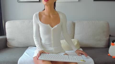 Anna  online show from 02.08.25