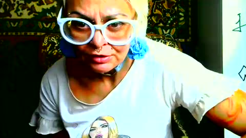 Snapshot of bella_nathalie chatting on 11.12.25 Bella Nathalie online show from 11.12.25