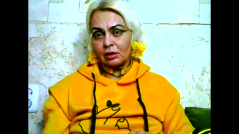 Snapshot of bella_nathalie chatting on 11.17.25 Bella Nathalie online show from 11.17.25