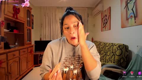 Snapshot of bella_pocahontas3 chatting on 01.18.25 bella_pocahontas3 online show from 01.18.25