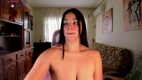 Snapshot of bella_pocahontas3 chatting on 02.27.25 bella_pocahontas3 online show from 02.27.25