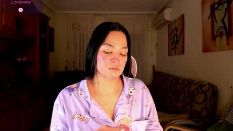 Snapshot of bella_pocahontas3 chatting on 03.01.25 bella_pocahontas3 online show from 03.01.25