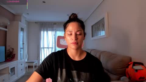 Snapshot of bella_pocahontas3 chatting on 10.12.25 bella_pocahontas3 online show from 10.12.25