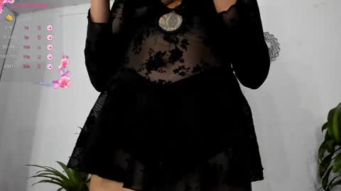 Snapshot of bella_thorne3 chatting on 03.02.25 Bella online show from 03.02.25