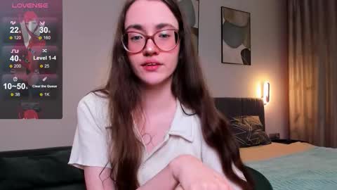 Snapshot of bellacatlovesmeat chatting on 10.01.25 BellaCatLovesMeat online show from 10.01.25