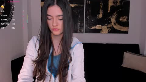 Snapshot of bellaclark1 chatting on 09.30.25 Bella online show from 09.30.25