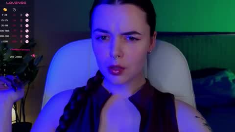 Snapshot of belladevile_ chatting on 10.05.25 belladevile_ online show from 10.05.25