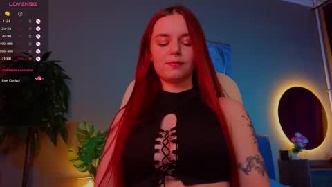 Snapshot of belladevile_ chatting on 10.10.25 belladevile_ online show from 10.10.25