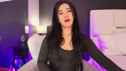 Bella online show from 11.27.25