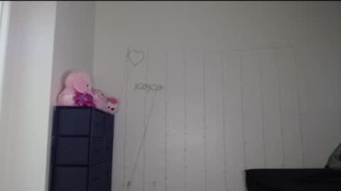 Snapshot of bellamonroee chatting on 12.14.24 Bella Monroe online show from 12.14.24