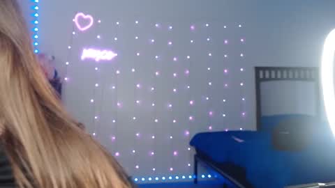 Snapshot of bellamonroee chatting on 02.23.25 Bella Monroe online show from 02.23.25