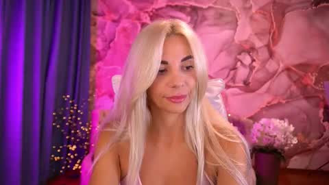 Bella online show from 09.17.25