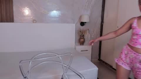 Bella online show from 10.10.25