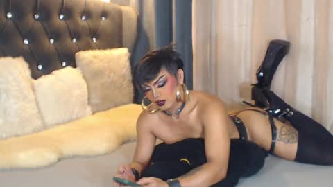 Snapshot of bellatrixxhuckerts chatting on 10.04.25 B E L L A T R I X online show from 10.04.25