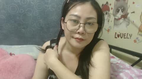 Snapshot of bellbabe chatting on 01.24.25 Bella online show from 01.24.25