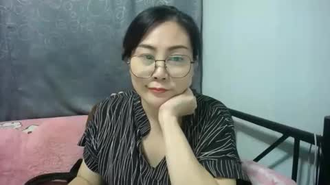 Snapshot of bellbabe chatting on 11.11.25 Bella online show from 11.11.25