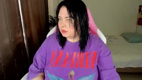 Snapshot of bellybooxo chatting on 10.28.25 LinaBoo online show from 10.28.25