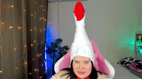 Snapshot of bellybooxo chatting on 10.30.25 LinaBoo online show from 10.30.25