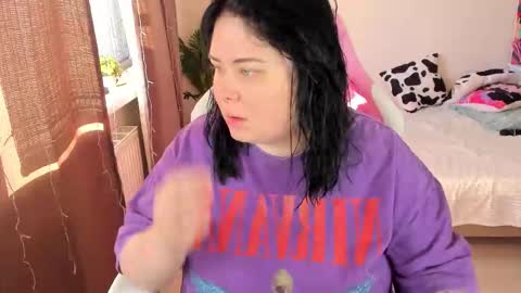 Snapshot of bellybooxo chatting on 11.03.25 LinaBoo online show from 11.03.25